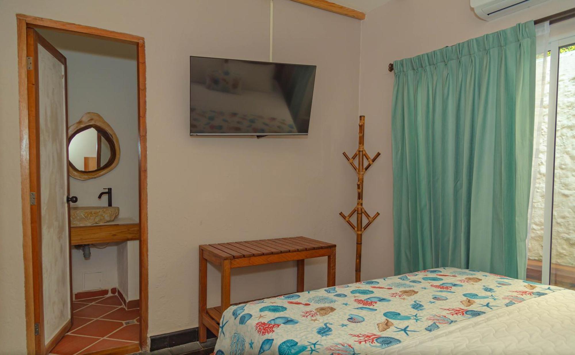 Hotel Colonial Airport *