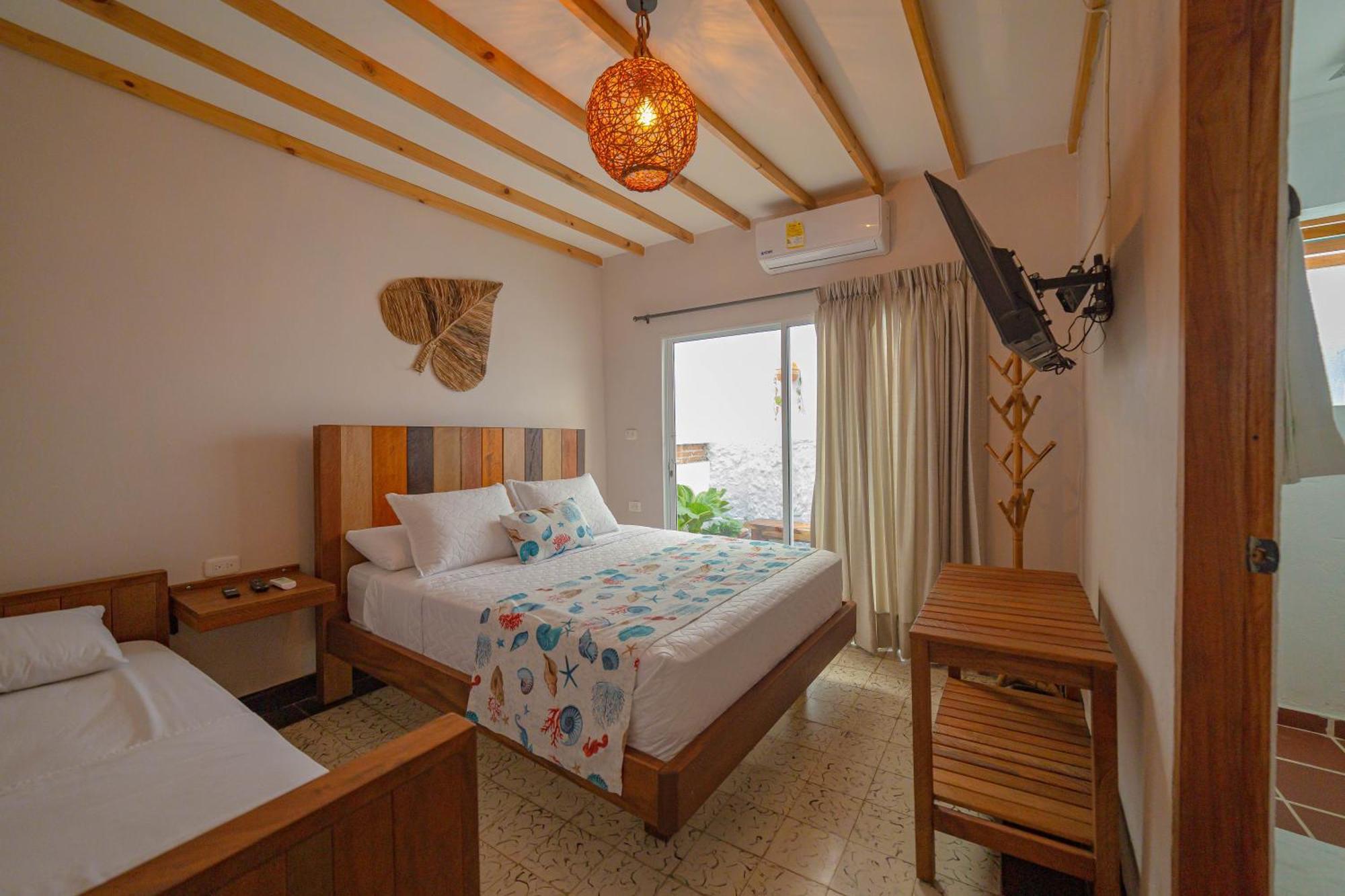 Hotel Colonial Airport *