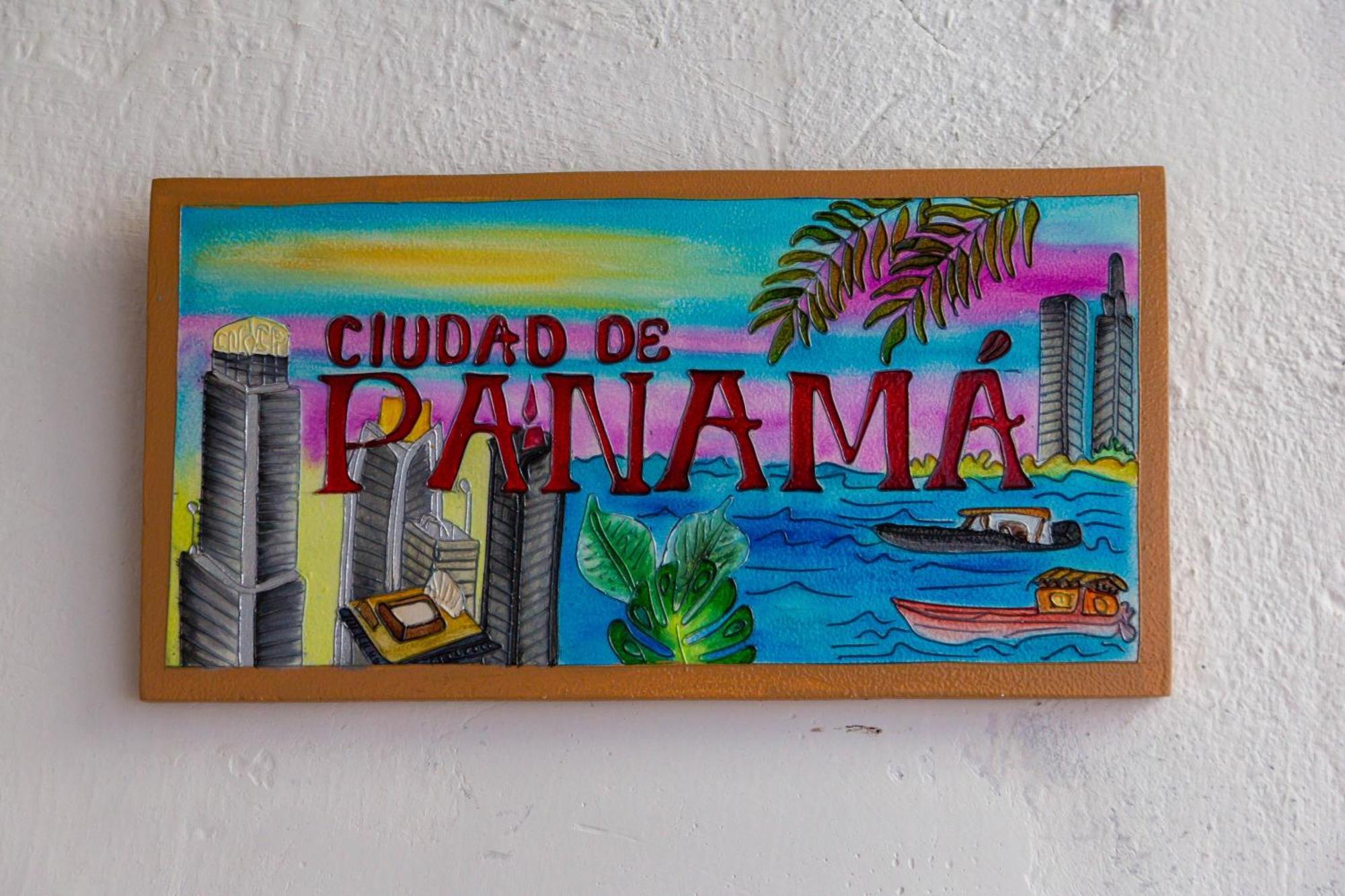 Colonial Airport Hotel *