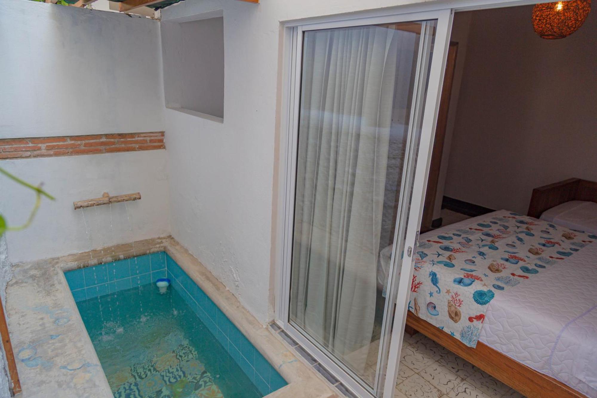 Hotel Colonial Airport *