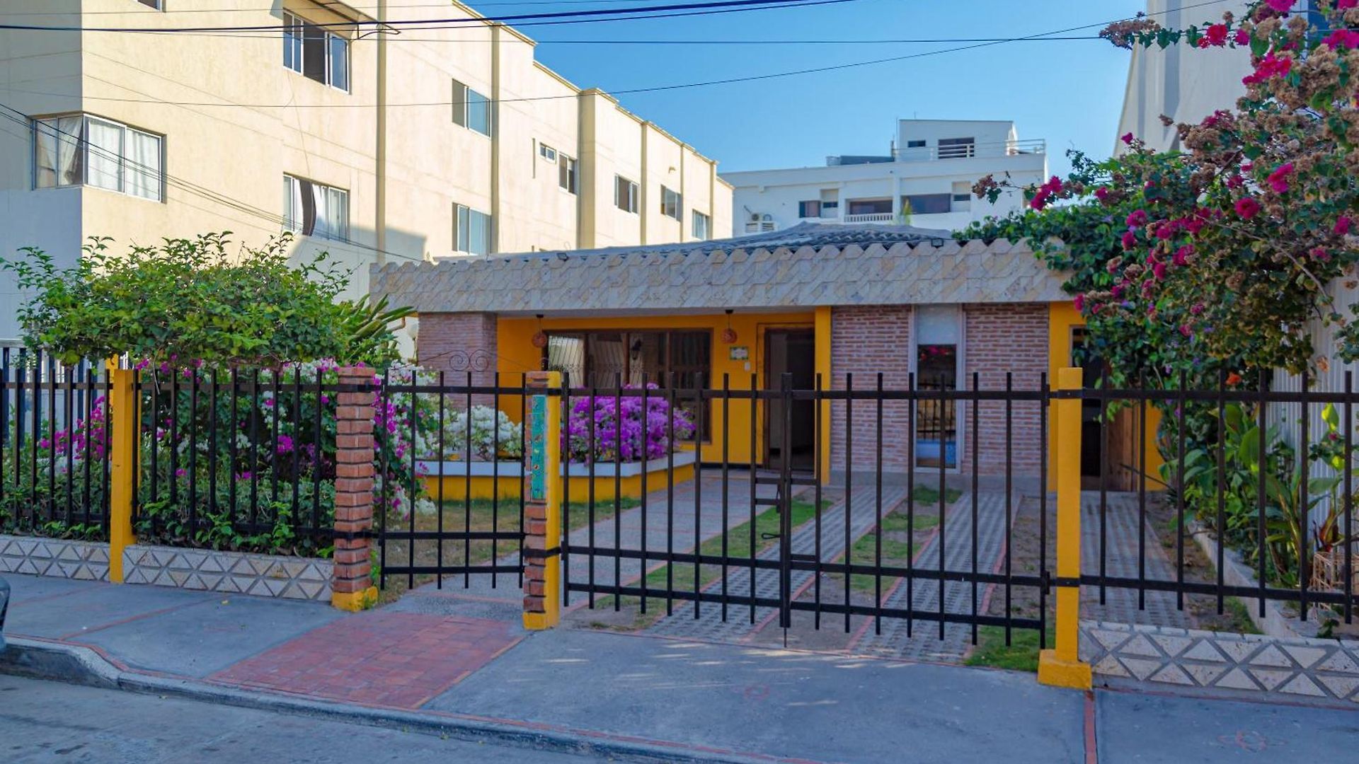 Hotel Colonial Airport *