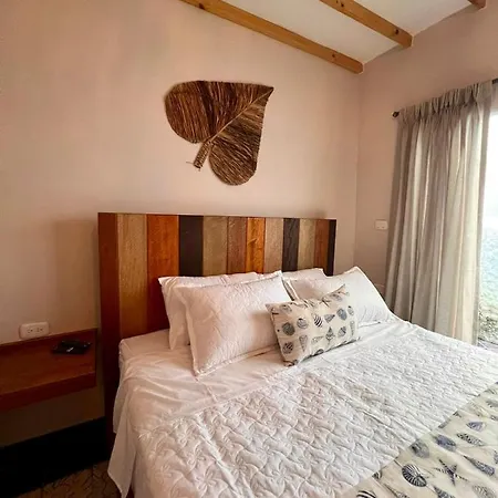 Colonial Airport Hotel *