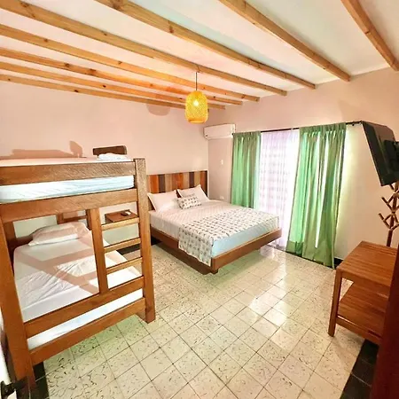 Hotel Colonial Airport *