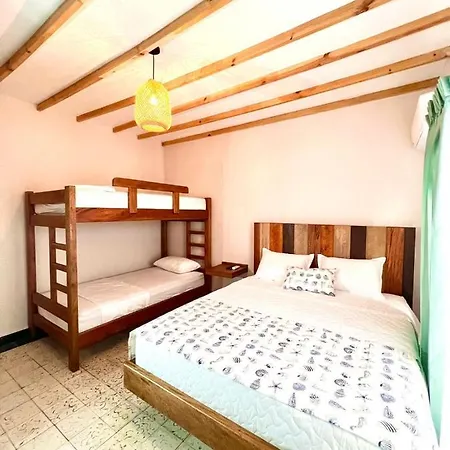 Colonial Airport Hotel *