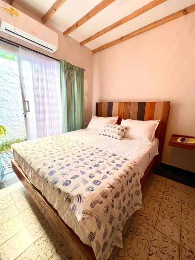 Colonial Airport Hotel