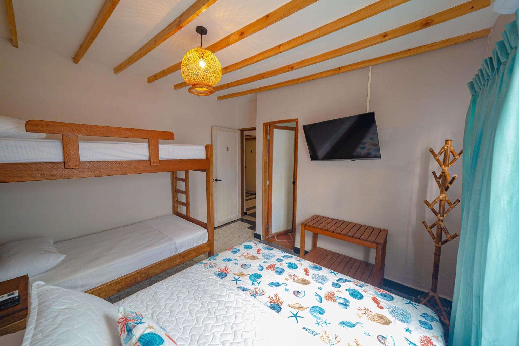 Colonial Airport * Cartagena