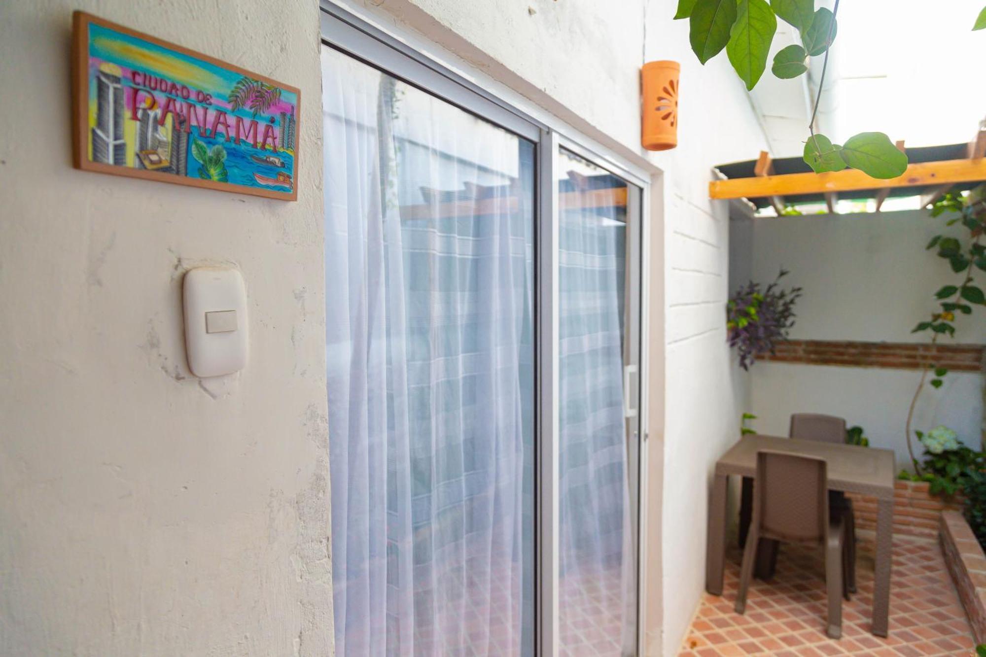 Hotel Colonial Airport *